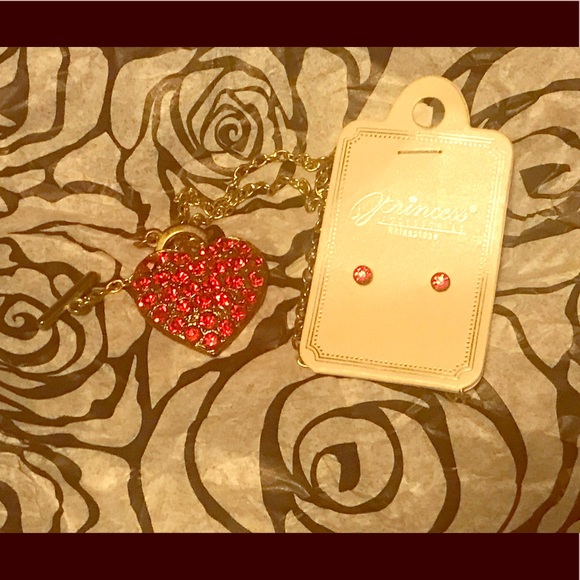 Heart shaped red rhinestone necklace - Picture 1 of 1